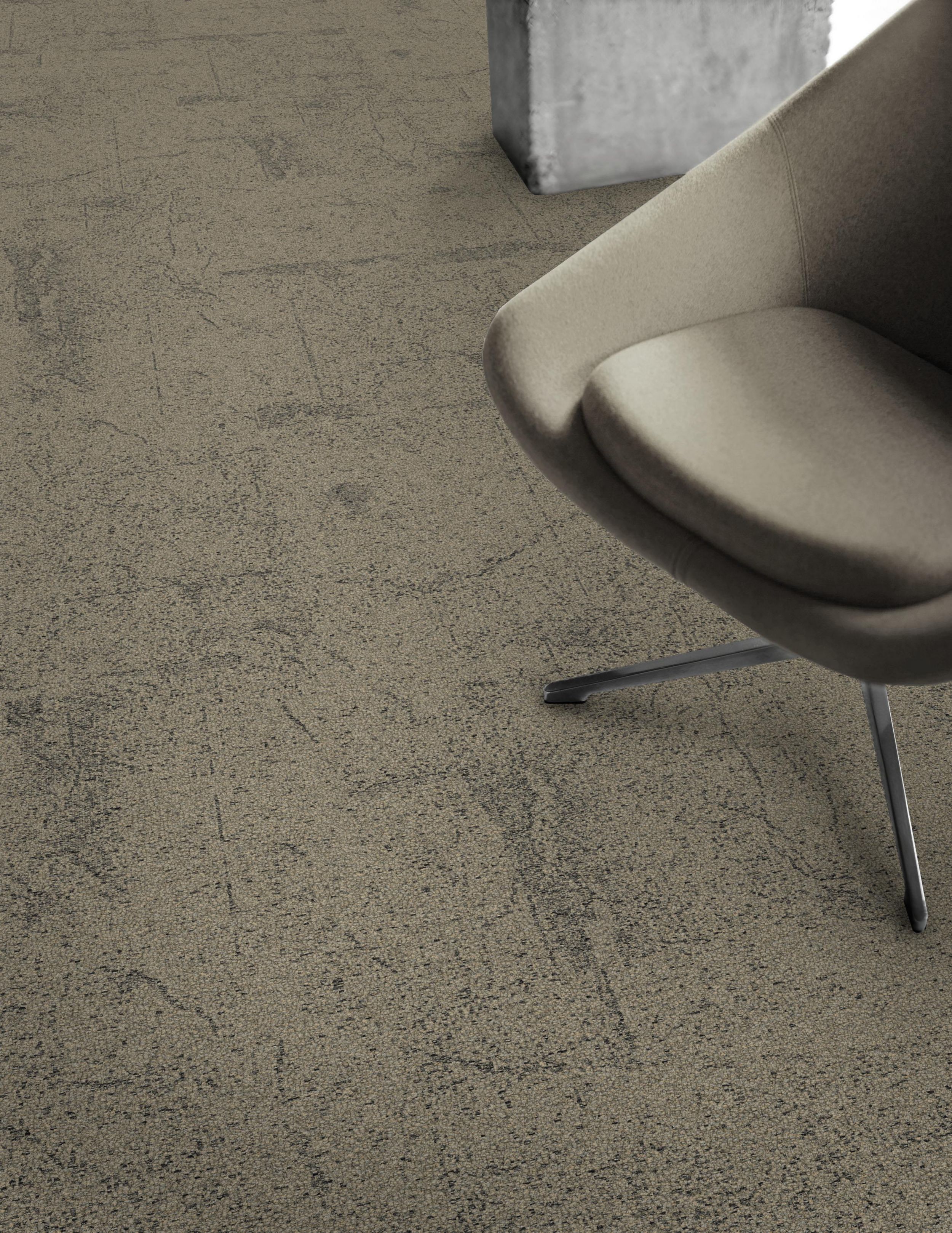 Detail of Interface DL905 carpet tile with chair imagen número 1